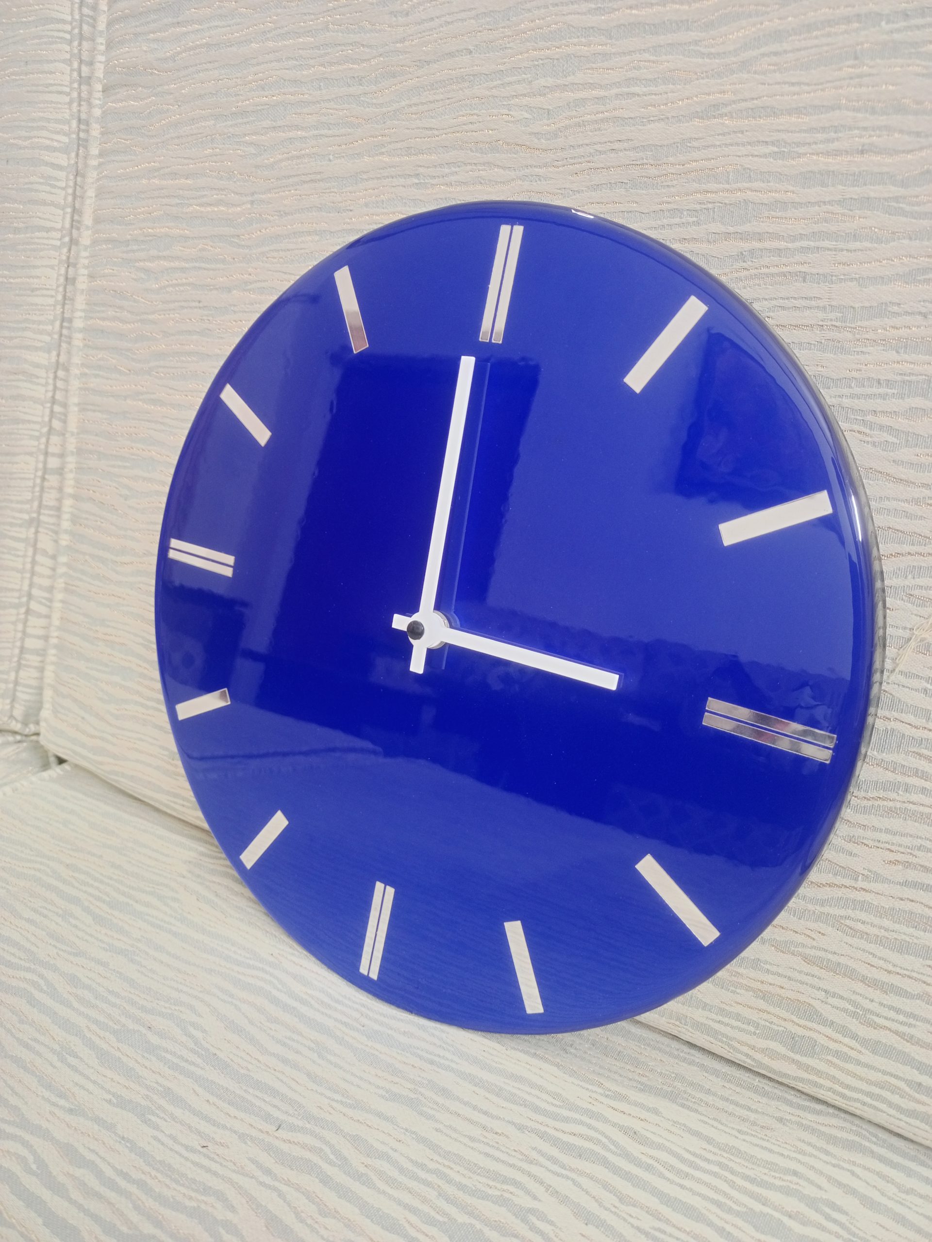 Modern Blue Resin Wall Clock Wall Decor